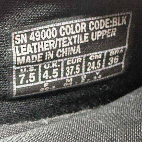 Skechers~Women’s~Black Relaxed Air Memory Foam Slip On Mules~Size 7.5 - Picture 9 of 9